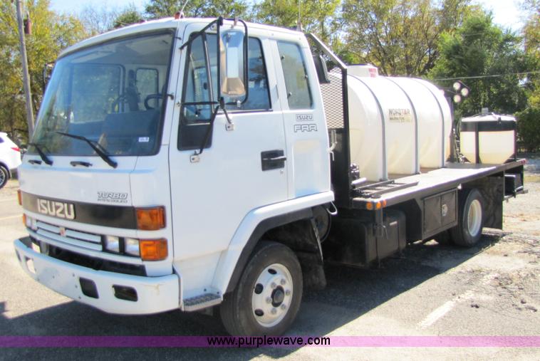 image for item 5134 1998 Isuzu FRR 2.5-ton spray truck