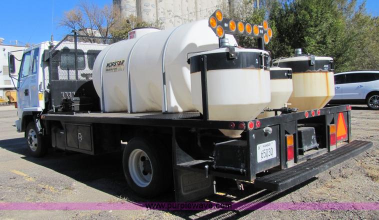 image for item 5134 1998 Isuzu FRR 2.5-ton spray truck