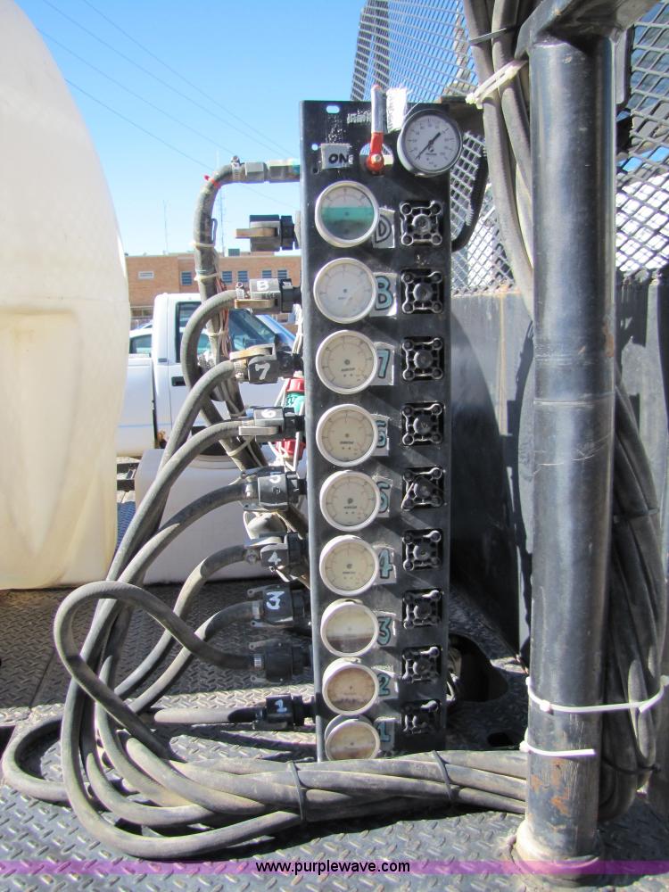 image for item 5134 1998 Isuzu FRR 2.5-ton spray truck