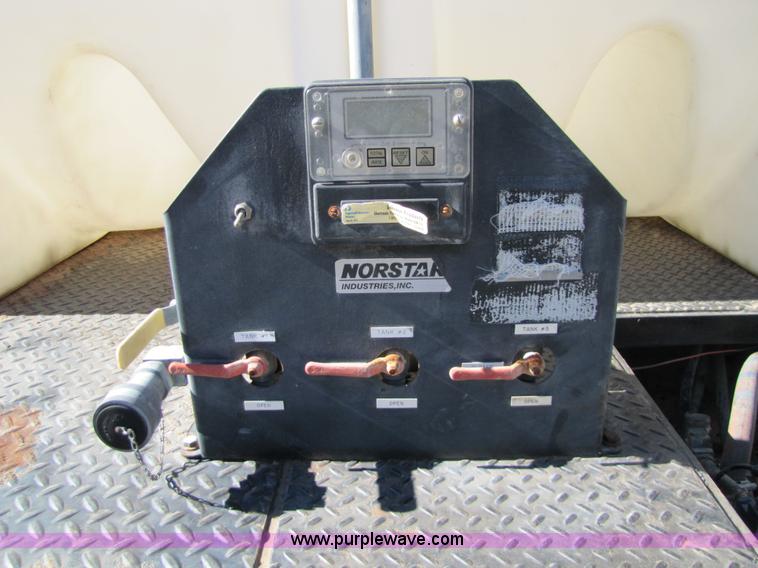 image for item 5134 1998 Isuzu FRR 2.5-ton spray truck