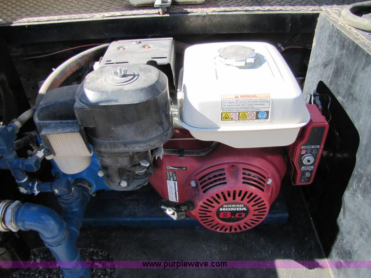 image for item 5134 1998 Isuzu FRR 2.5-ton spray truck