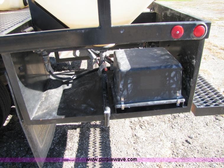 image for item 5134 1998 Isuzu FRR 2.5-ton spray truck