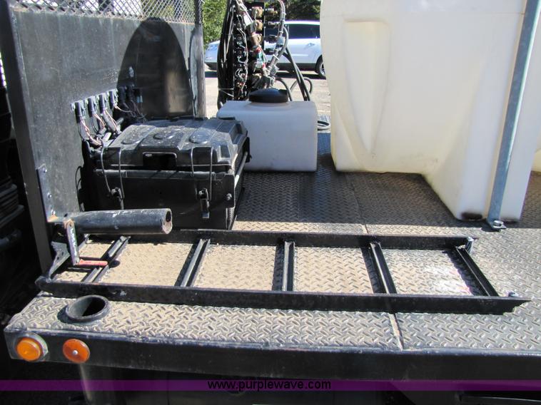 image for item 5134 1998 Isuzu FRR 2.5-ton spray truck