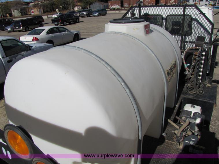 image for item 5134 1998 Isuzu FRR 2.5-ton spray truck