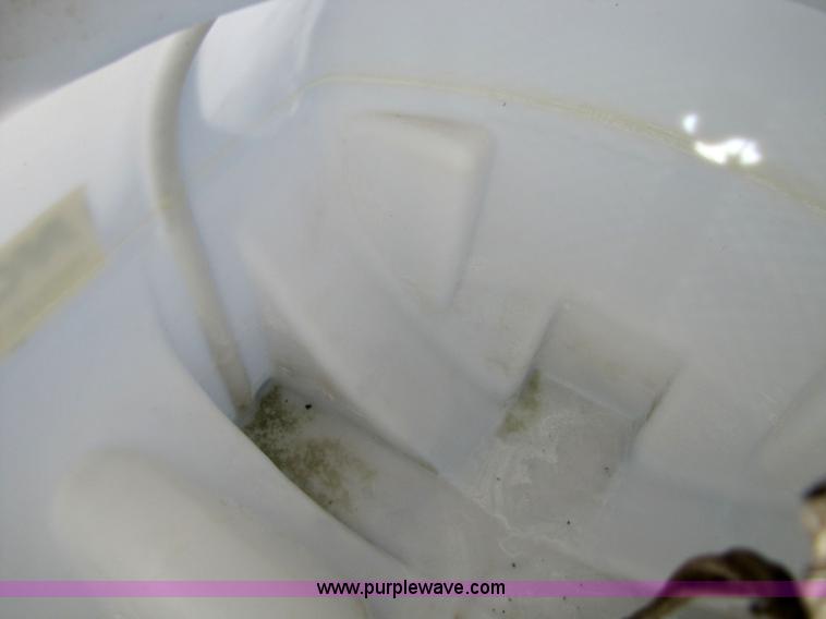 image for item 5134 1998 Isuzu FRR 2.5-ton spray truck