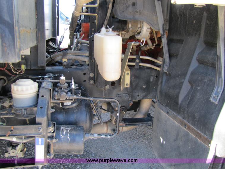 image for item 5134 1998 Isuzu FRR 2.5-ton spray truck