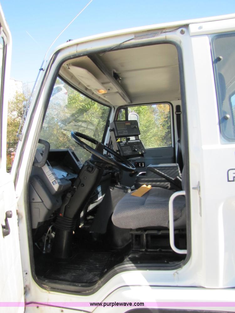 image for item 5134 1998 Isuzu FRR 2.5-ton spray truck