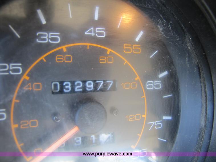 image for item 5134 1998 Isuzu FRR 2.5-ton spray truck