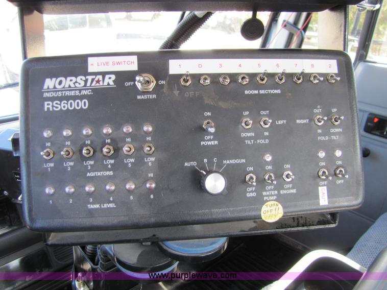 image for item 5134 1998 Isuzu FRR 2.5-ton spray truck