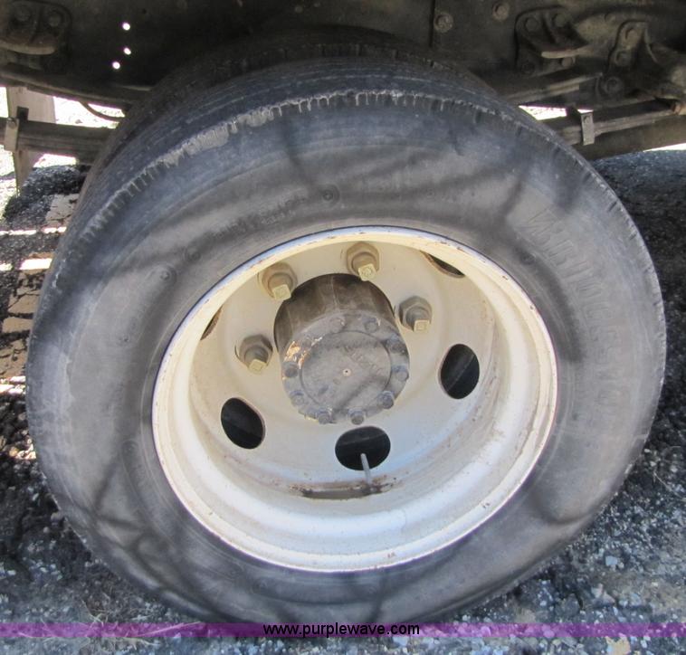 image for item 5134 1998 Isuzu FRR 2.5-ton spray truck