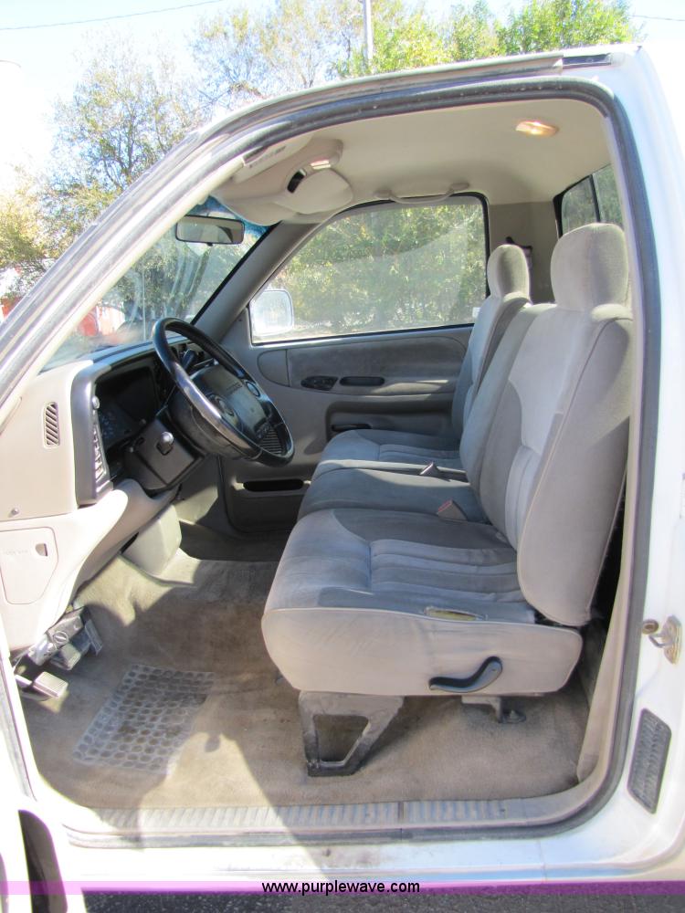 image for item 5135 1996 Dodge Ram 2500