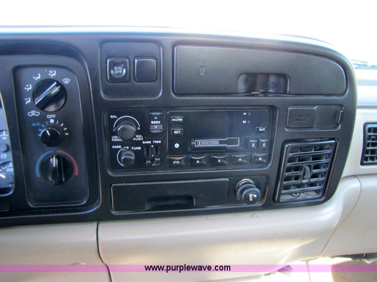 image for item 5135 1996 Dodge Ram 2500