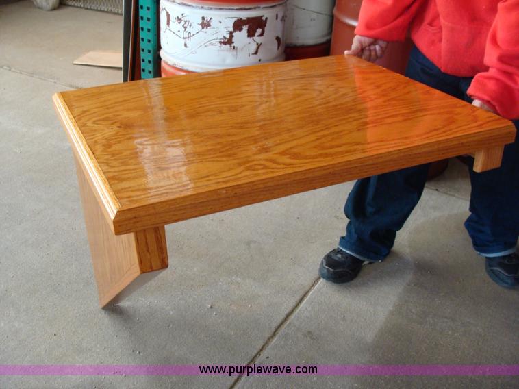 image for item 5208 Assorted oak furniture