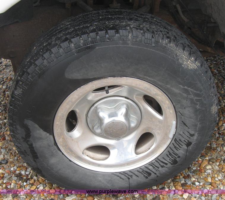 image for item 5232 2000 Ford F150 pickup truck