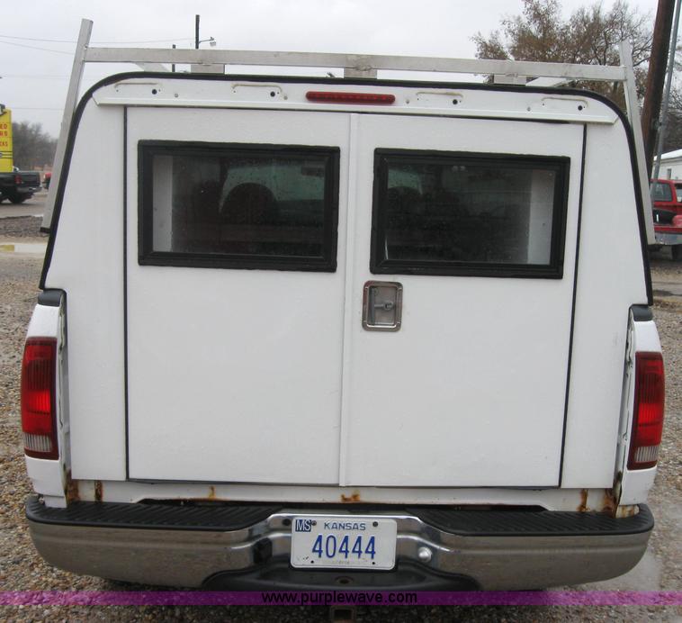 image for item 5232 2000 Ford F150 pickup truck