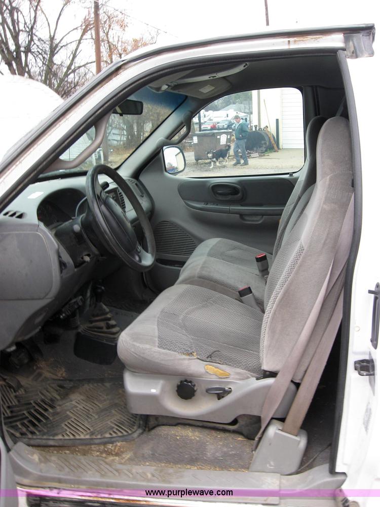 image for item 5232 2000 Ford F150 pickup truck