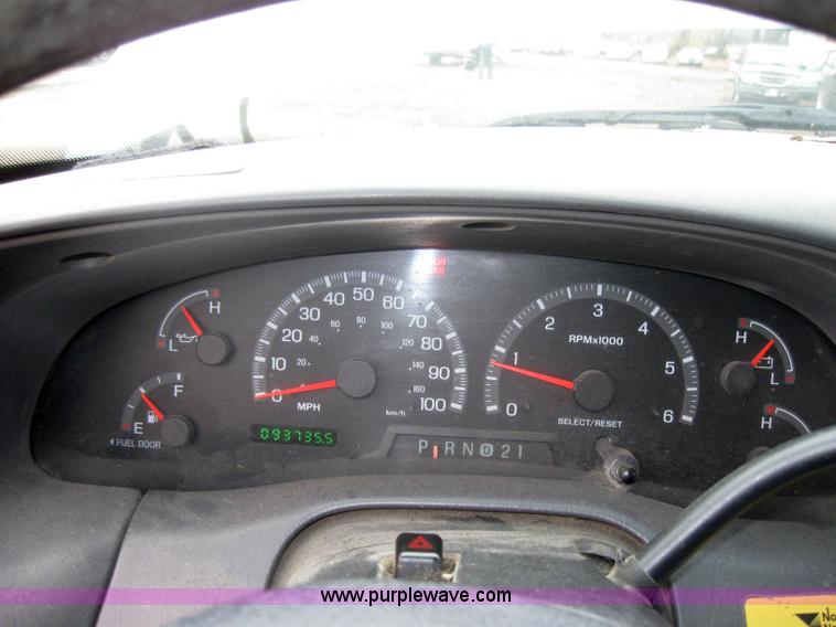 image for item 5232 2000 Ford F150 pickup truck