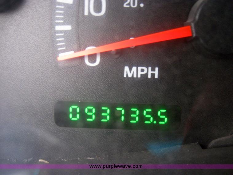 image for item 5232 2000 Ford F150 pickup truck