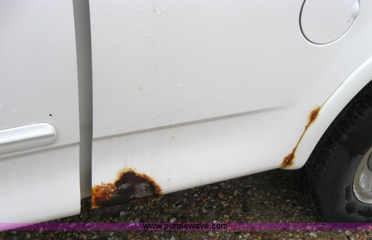 image for item 5232 2000 Ford F150 pickup truck