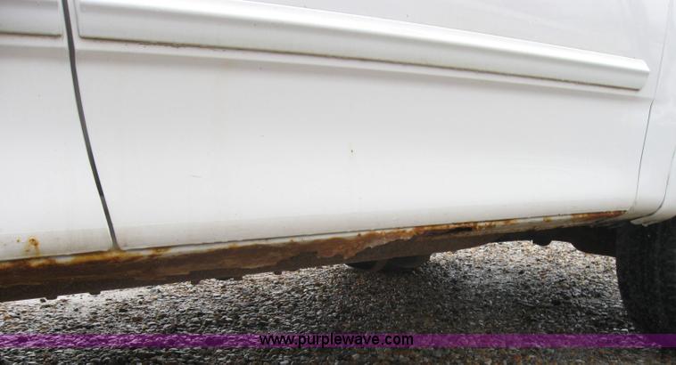 image for item 5232 2000 Ford F150 pickup truck