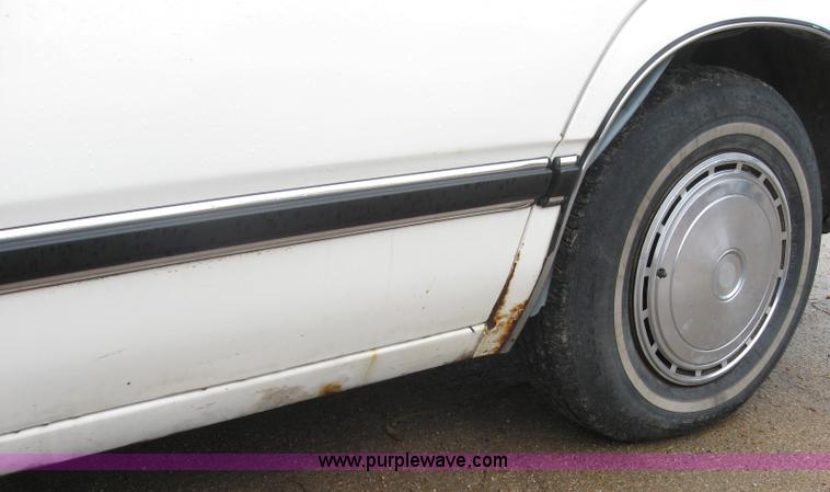 image for item 5233 1988 Buick Lesabre Limited