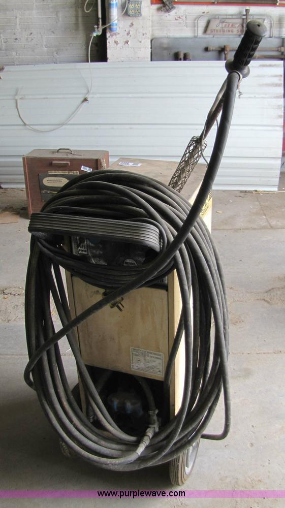 image for item 5300 Handy 1000 industrial pressure washer