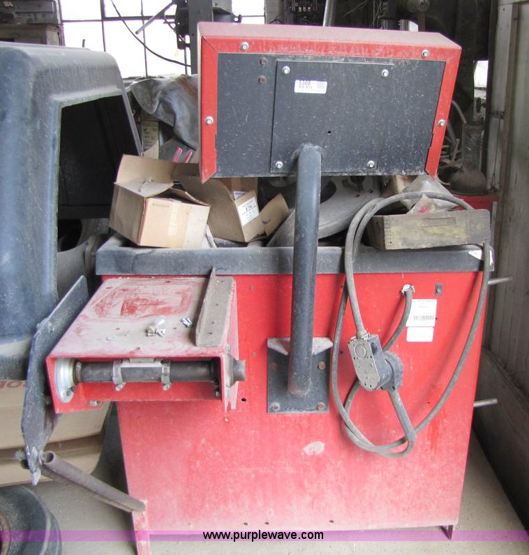 image for item 5308 Coats 6401 direct drive tire balancer