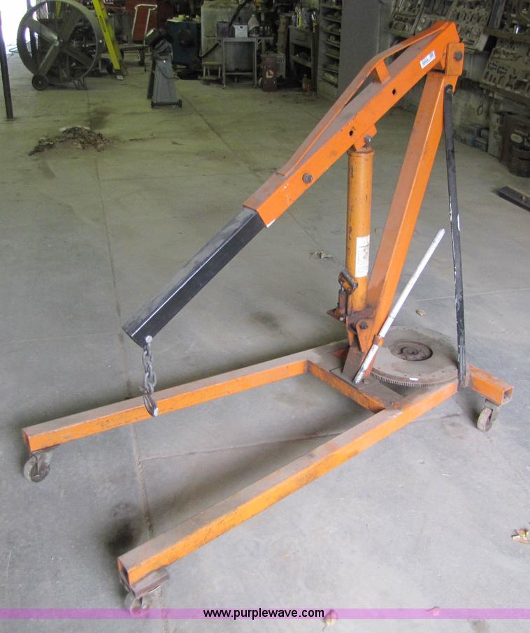image for item 5311 One-ton cherry picker