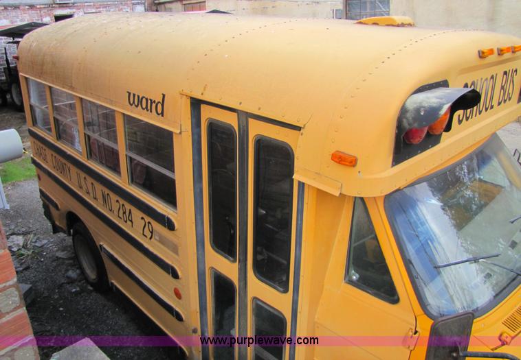 image for item 5318 1989 Chevrolet Vandura G3500 22 passenger bus