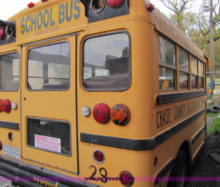 image for item 5318 1989 Chevrolet Vandura G3500 22 passenger bus