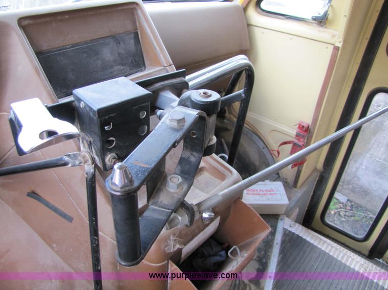 image for item 5318 1989 Chevrolet Vandura G3500 22 passenger bus