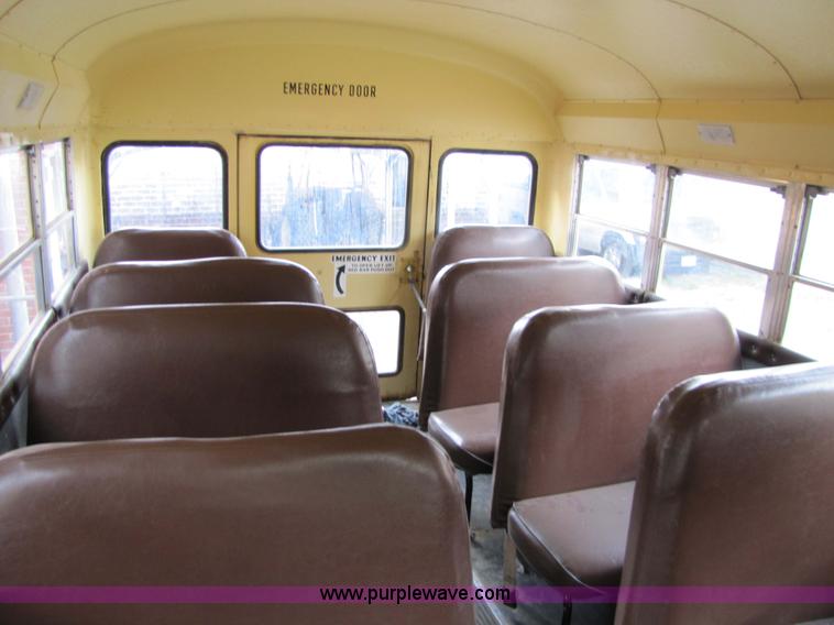 image for item 5318 1989 Chevrolet Vandura G3500 22 passenger bus