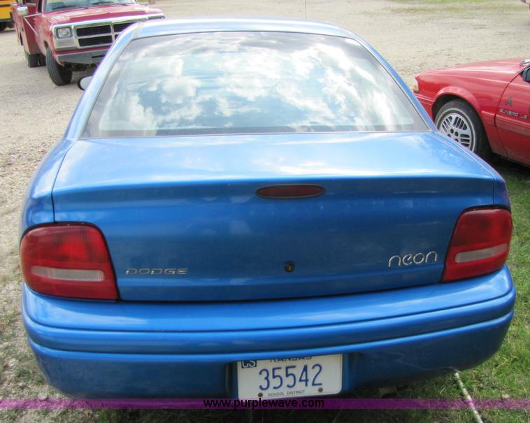image for item 5319 1998 Dodge Neon