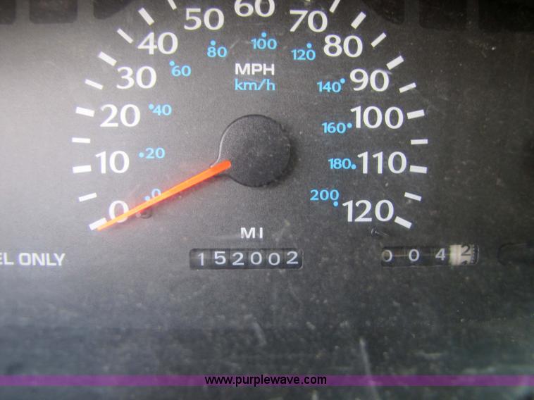 image for item 5319 1998 Dodge Neon