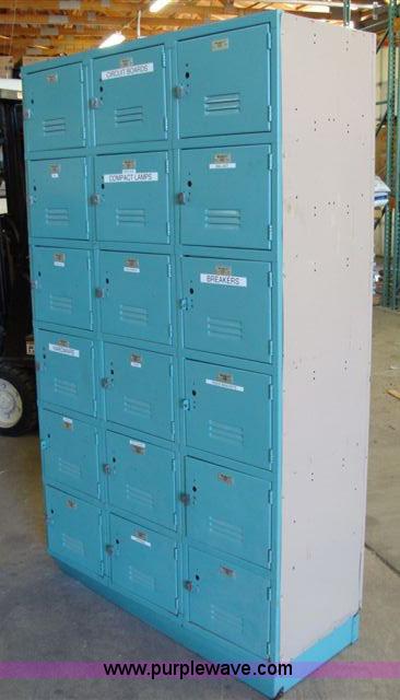 image for item 5326 Set of 18 lockers