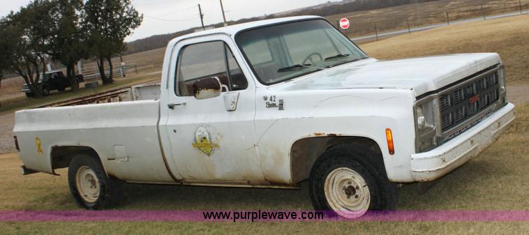 image for item 6283 1980 GMC Sierra 15 pickup truck