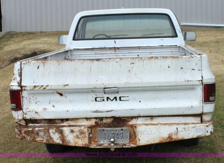 image for item 6283 1980 GMC Sierra 15 pickup truck