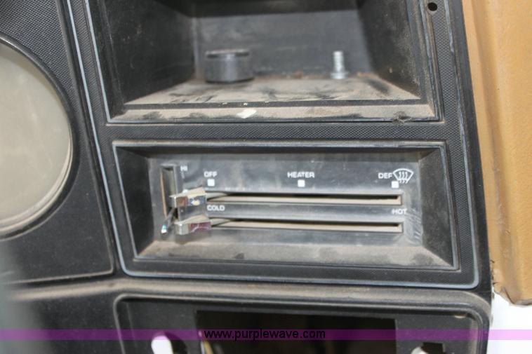 image for item 6283 1980 GMC Sierra 15 pickup truck