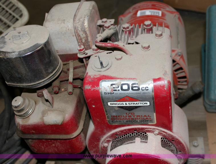 image for item 6285 Homelite generator