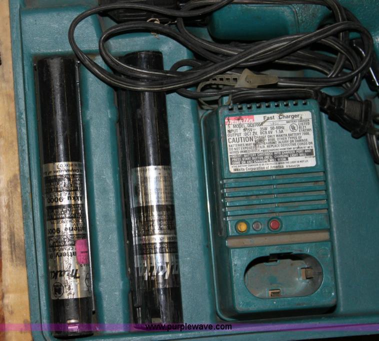 image for item 6287 (2) Makita cordless drills