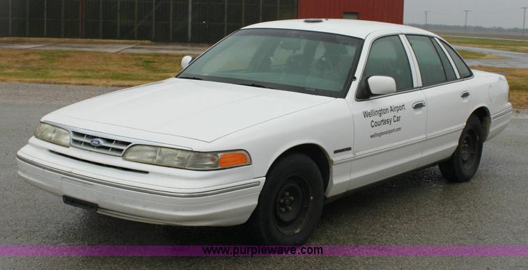 image for item 6290 1995 Ford Crown Victoria Police Interceptor