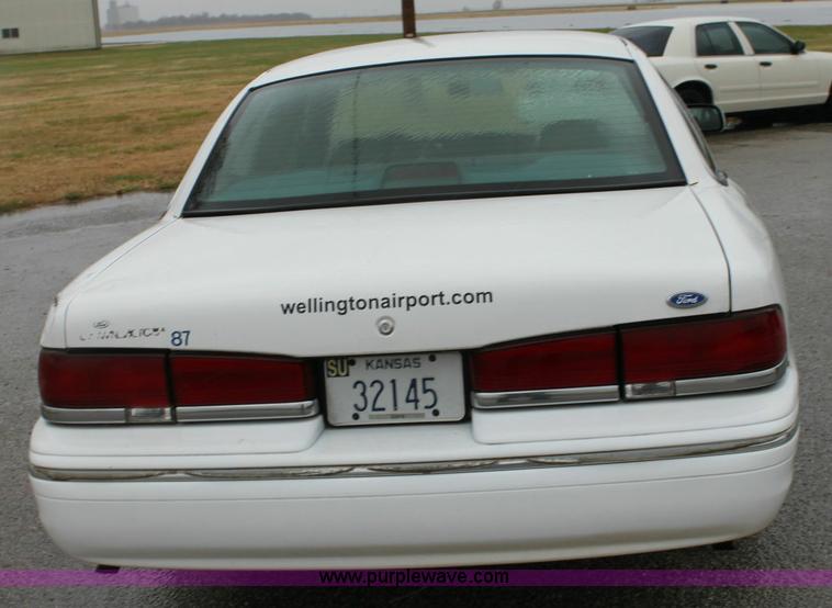 image for item 6290 1995 Ford Crown Victoria Police Interceptor