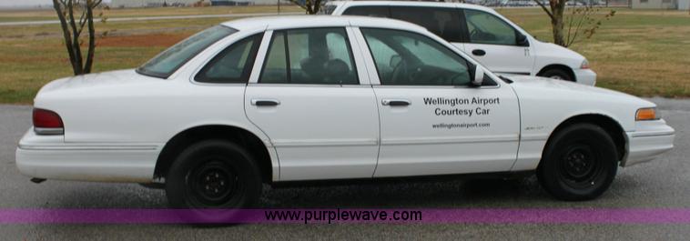 image for item 6290 1995 Ford Crown Victoria Police Interceptor