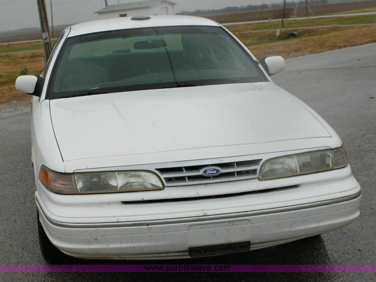 image for item 6290 1995 Ford Crown Victoria Police Interceptor