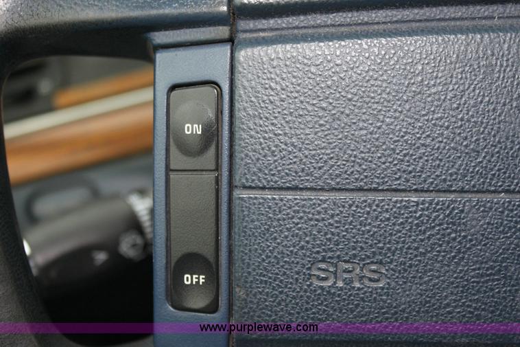 image for item 6290 1995 Ford Crown Victoria Police Interceptor