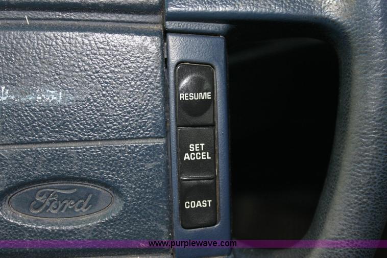 image for item 6290 1995 Ford Crown Victoria Police Interceptor