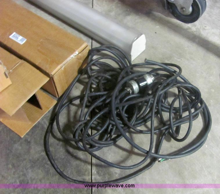 image for item 6322 Assorted lights