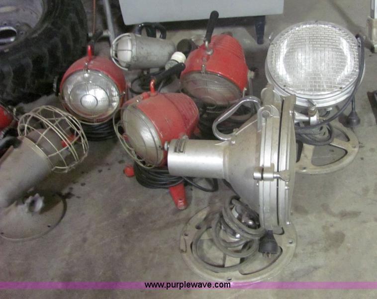 image for item 6322 Assorted lights