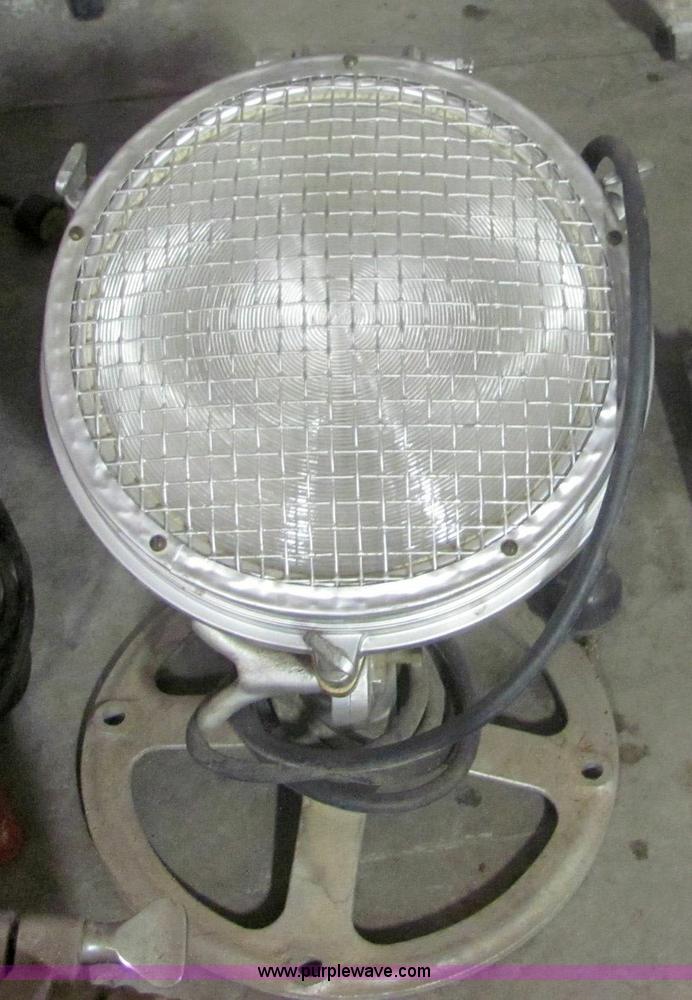 image for item 6322 Assorted lights