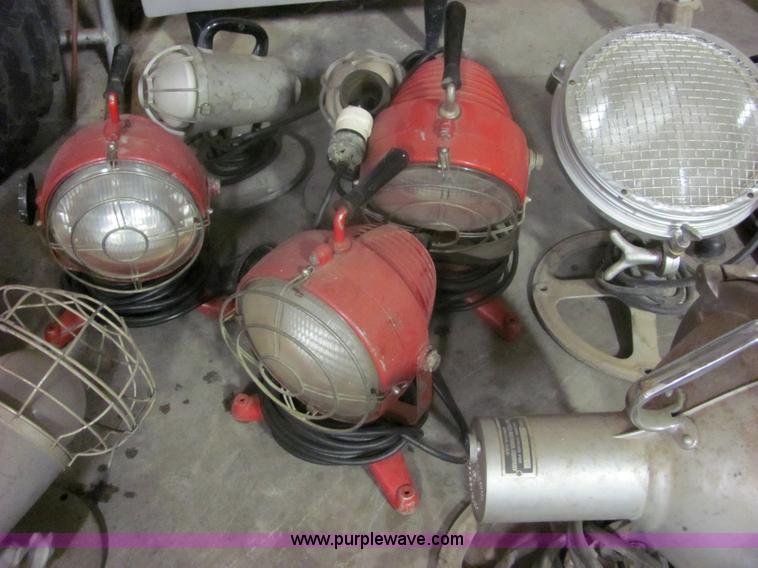 image for item 6322 Assorted lights